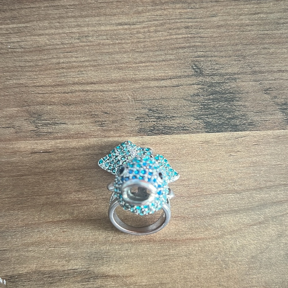 Blue Crystal 3d fish ring size 7 - Picture 2 of 6